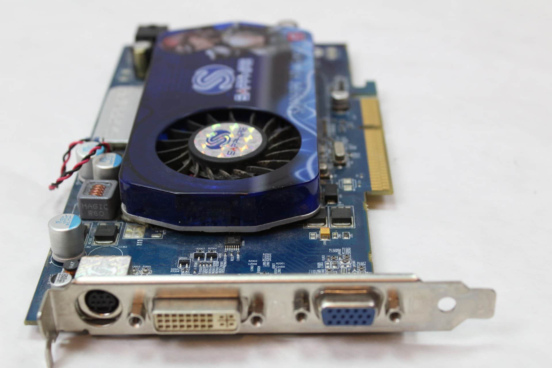 Ati radeon hd 2600 xt сколько памяти