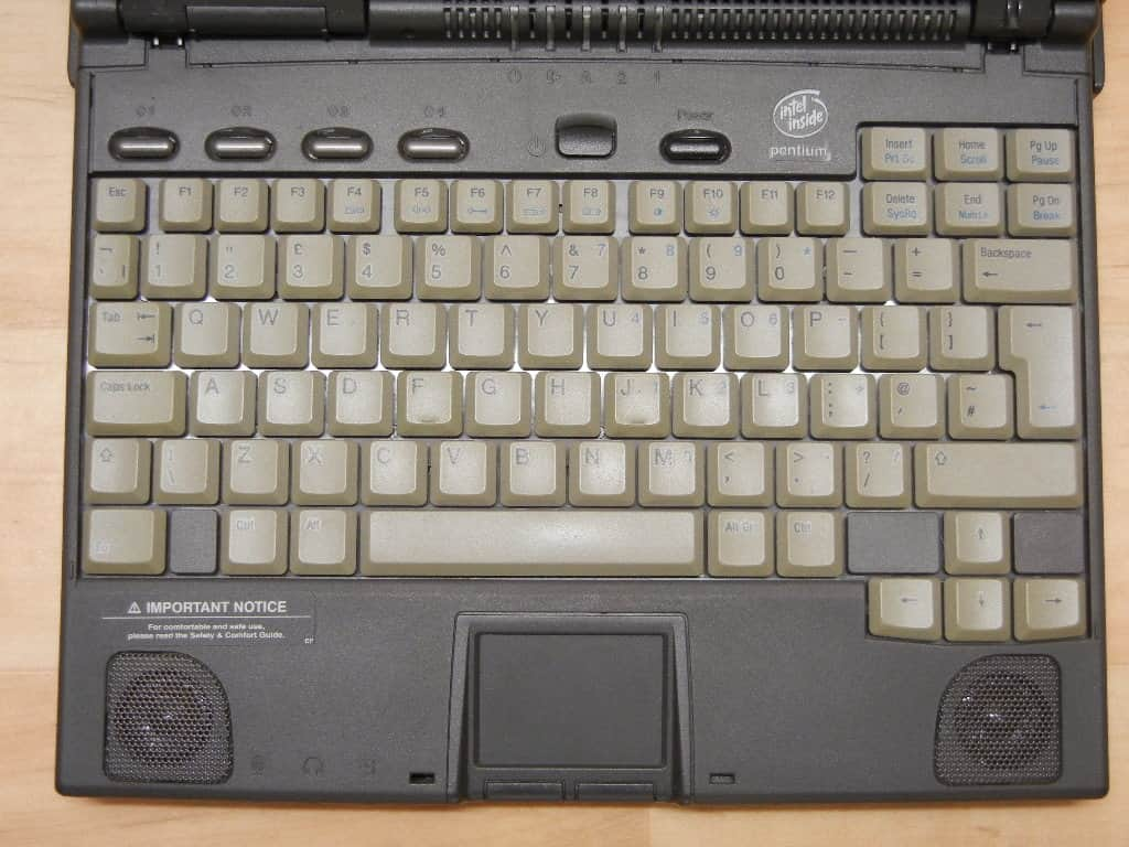 Compaq Armada 4131T - Clous